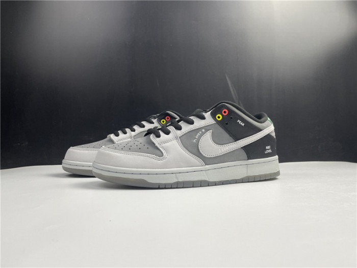 Nike sb dunk “VX1000 Comcorder” CV1659 001