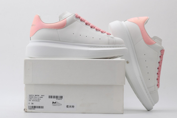 A1exa*der Mcqv*en OVERSIZED