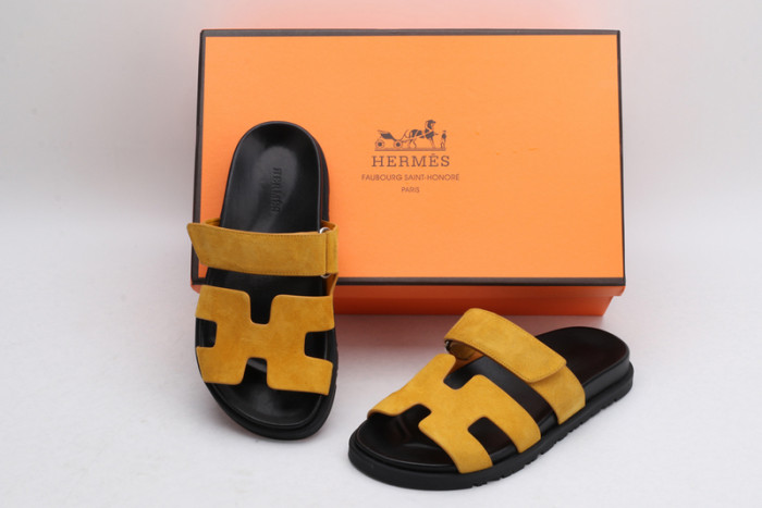 H**me5 SANDALS