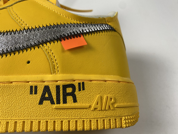 NIKE AIR FORCE 1 UNIVERSITY GOLD DD1876-100