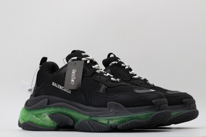 BLCG SNEAKER TRIPLE.S.