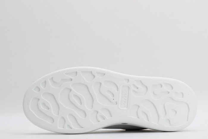 A1exa*der Mcqv*en OVERSIZED