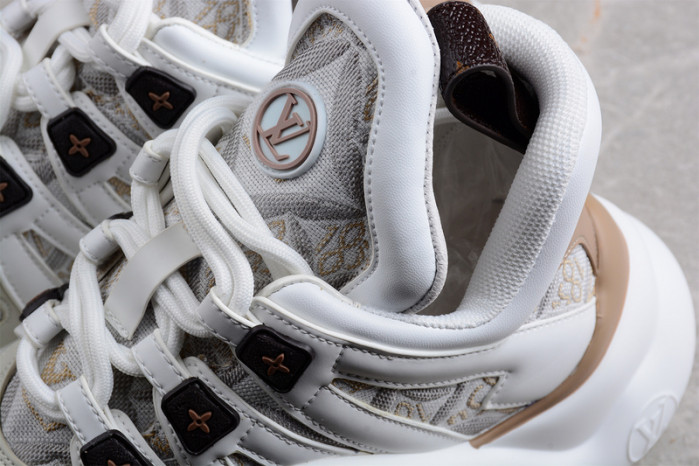 LO1_VTS ARCHLIGHT SNEAKER