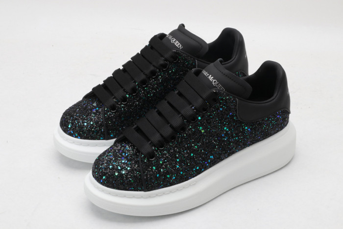 A1exa*der Mcqv*en OVERSIZED