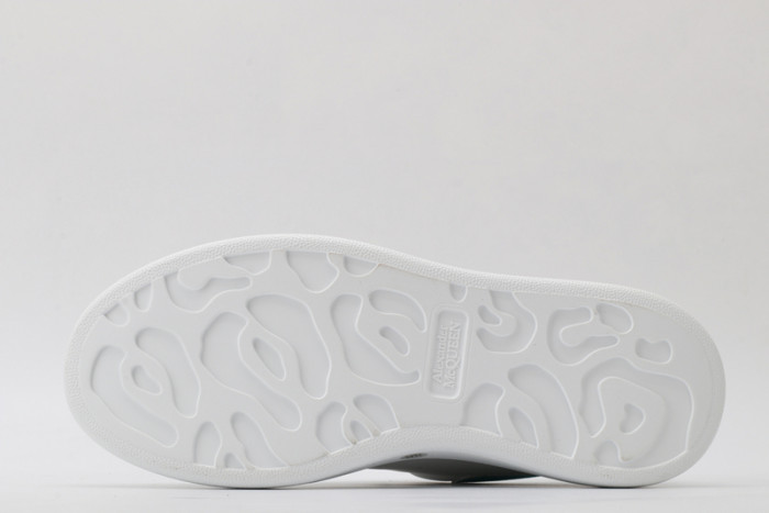 A1exa*der Mcqv*en OVERSIZED