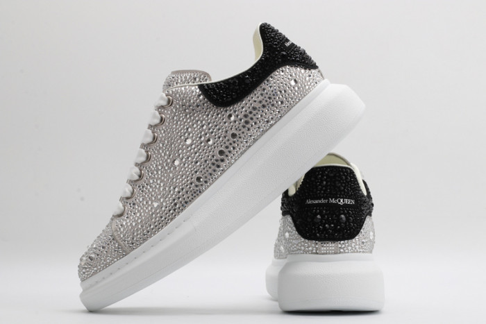 A1exa*der Mcqv*en OVERSIZED