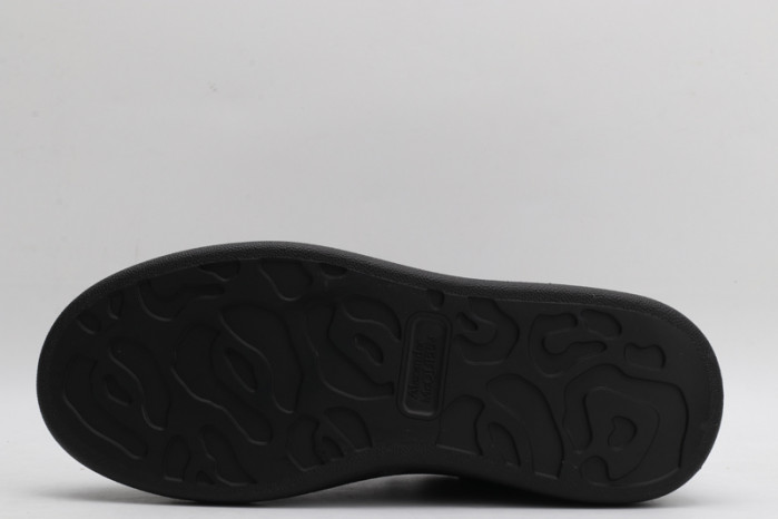 A1exa*der Mcqv*en OVERSIZED