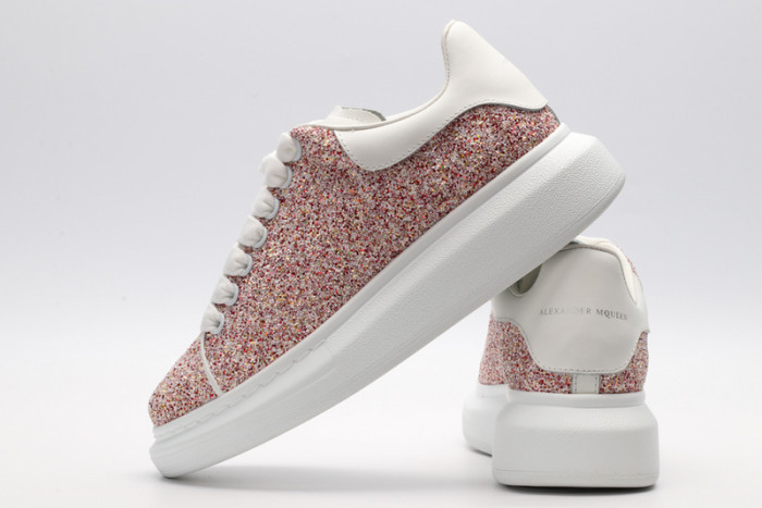 A1exa*der Mcqv*en OVERSIZED