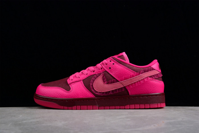 Nike Dunk Low Valentine