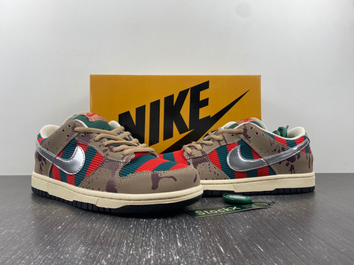 Nike SB Dunk Low Freddy Krueger - 313170-202