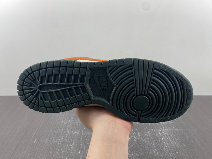 Nike SB Dunk Low Eire - 304292-185