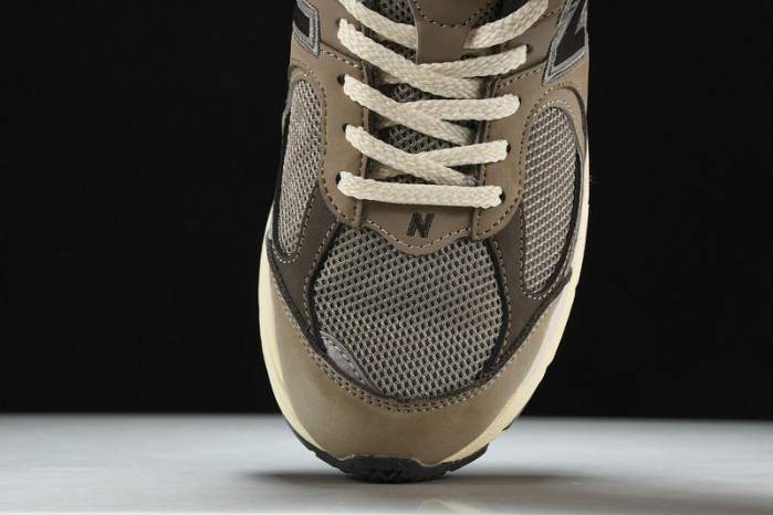 New Balance M2002RAW