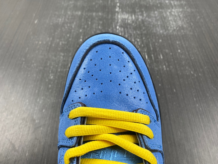 The Powerpuff Girls x Nike SB Dunk Low “Bubbles” FZ8320-400