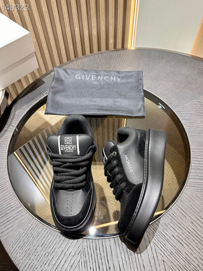 GIVENCHY SNEAKER