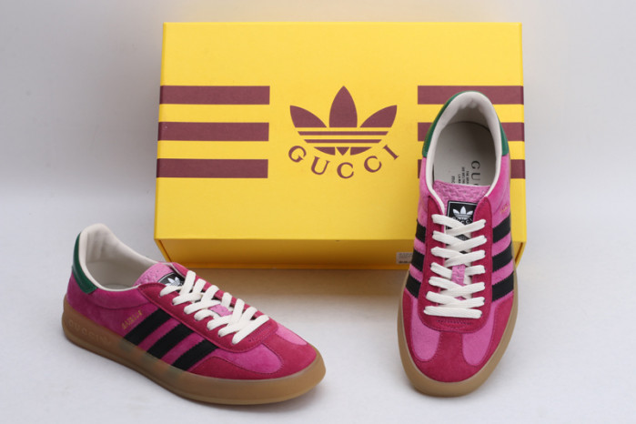 Gv*c* X ADIDA* SNEAKER