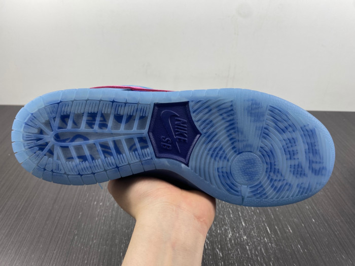 Nike SB Dunk Low Run The Jewels - DO9404-400