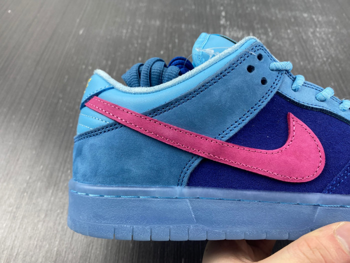 Nike SB Dunk Low Run The Jewels - DO9404-400