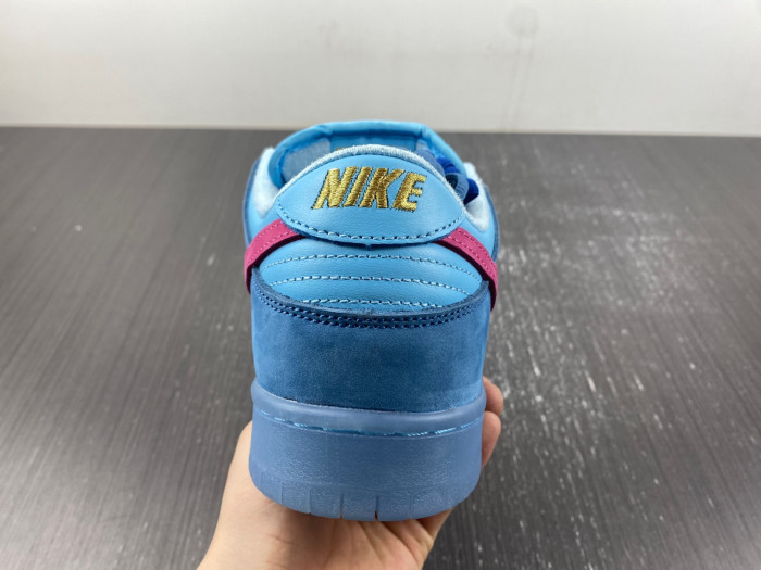 Nike SB Dunk Low Run The Jewels - DO9404-400