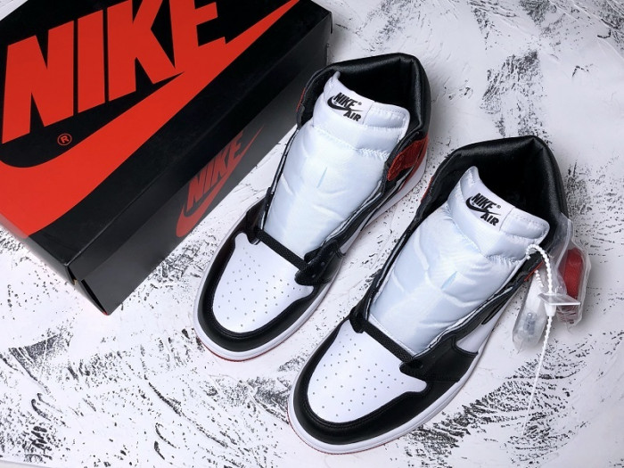 Air Jordan 1 Retro High “Satin Black Toe” CD0461-016