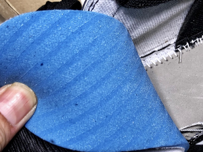 Air Jordan 1 Retro High Glod Toe 861428-007