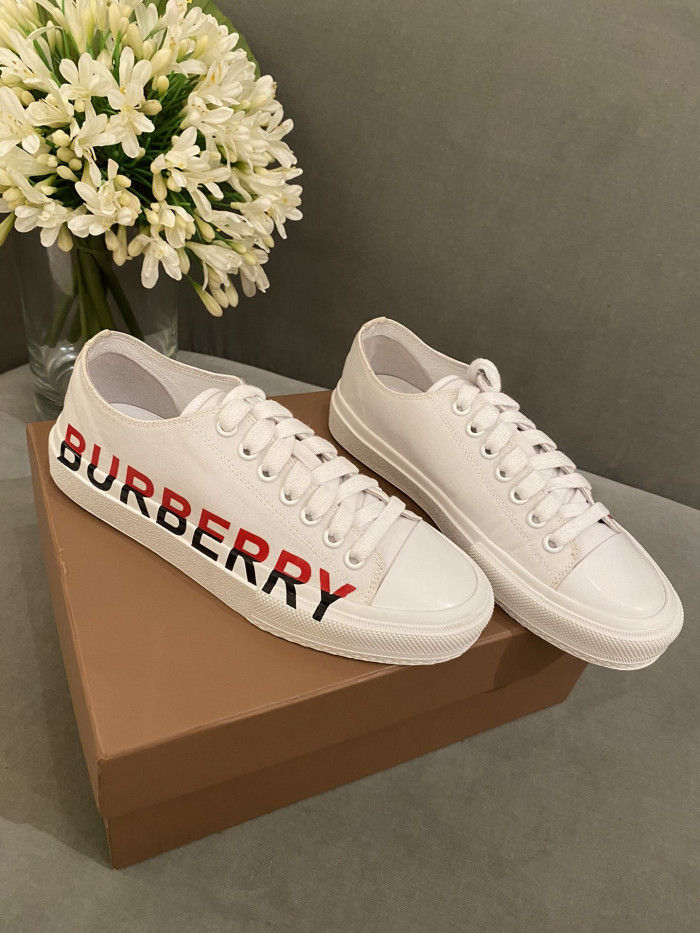 BUBERRY SNEAKER