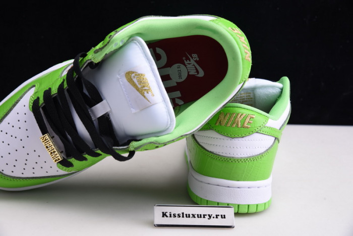 Nike SB Dunk Low "Mean Green" - DH3228 101