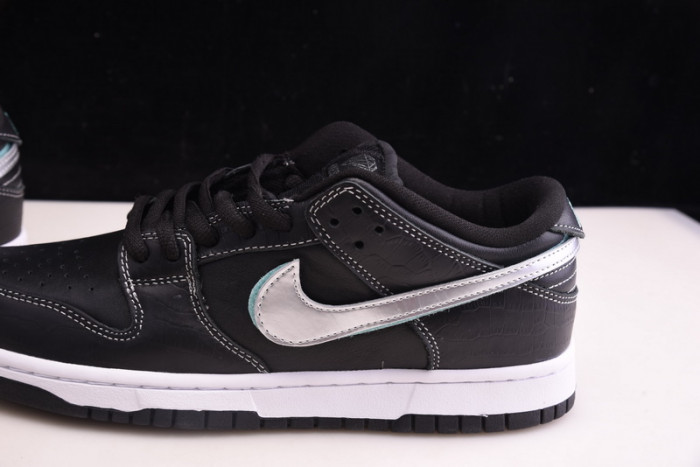 Nike SB Dunk Low Pro OG QS "Black D1am0nd" - BV1310 001