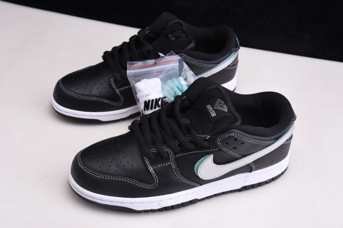 Nike SB Dunk Low Pro OG QS "Black D1am0nd" - BV1310 001