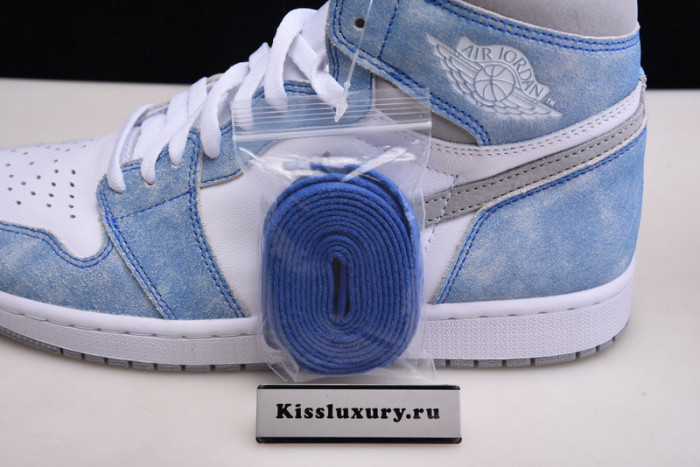 Air Jordan 1 Retro High OG "Hyper Royal" 555088-402