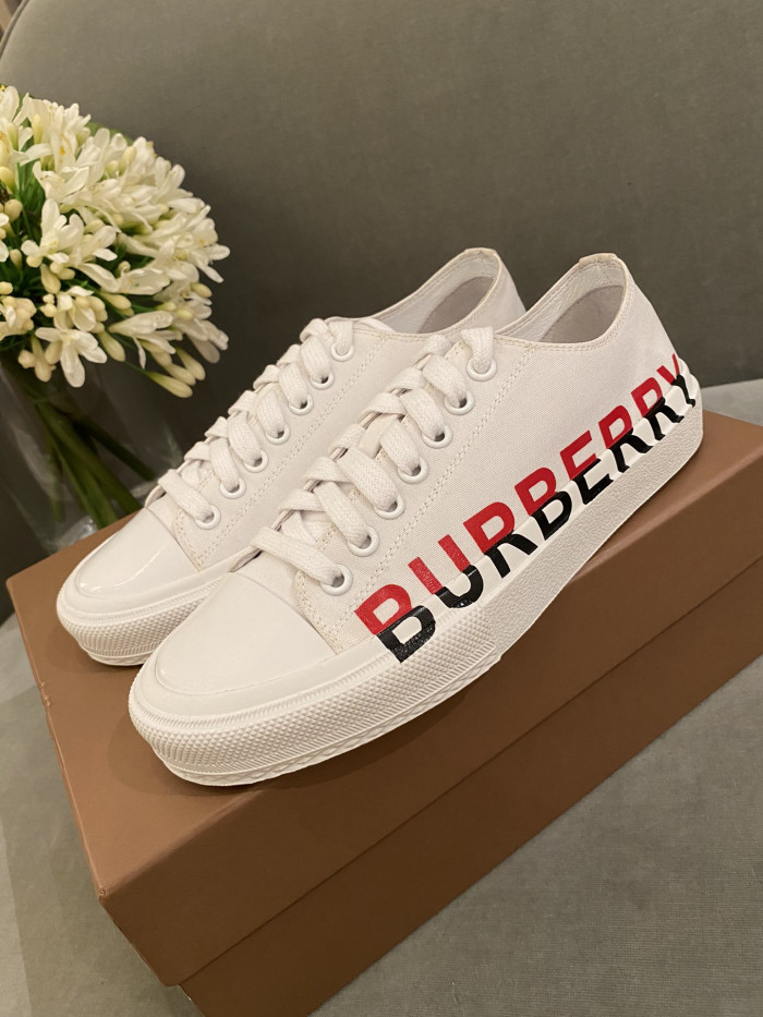 BUBERRY SNEAKER