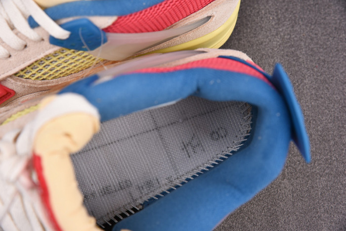 JORDAN 4 RETRO UNION GUAVA ICE - DC9533-800