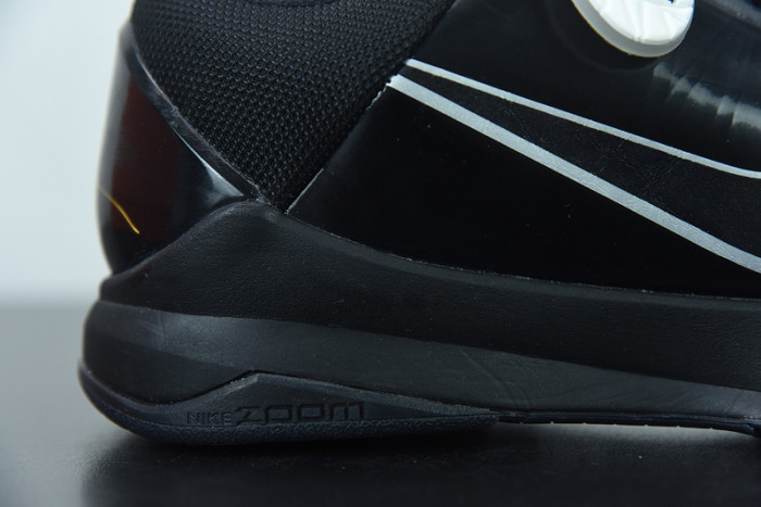 NIKE ZOOM KOBE 