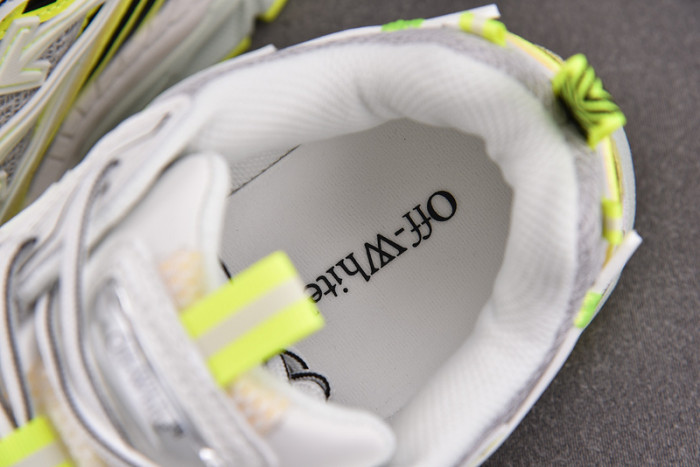 Off-White c/o Virgil Abloh