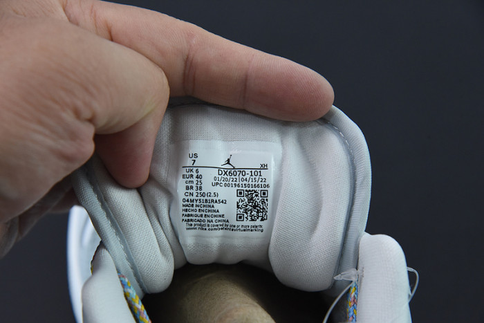 AIR JORDAN 1 LOW SE TEAR AWAY SILVER DX6070-101