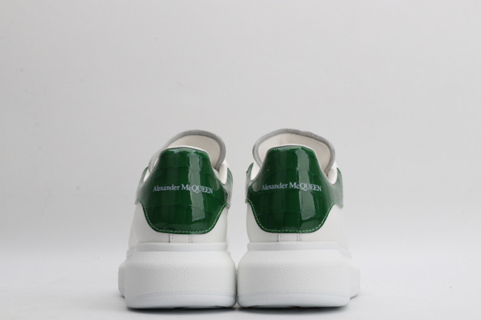 A1exa*der Mcqv*en OVERSIZED