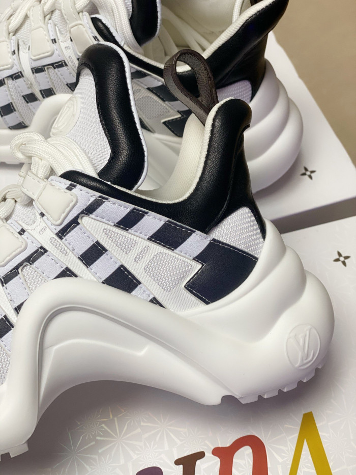 LO1_VTS ARCHLIGHT SNEAKER