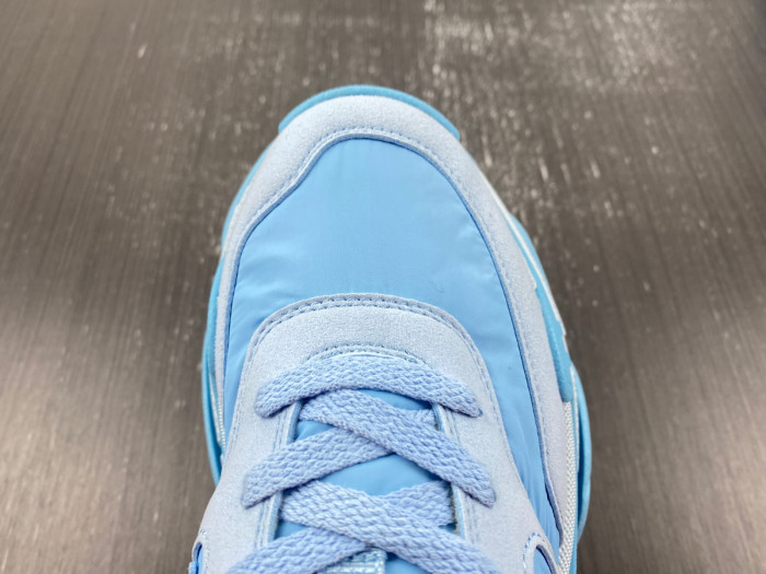 BLCG SNEAKER TRIPLE.S.