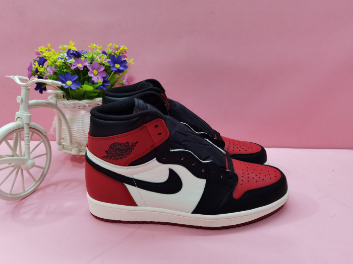 Air Jordan 1 Retro High OG Bred Toe 555088-610