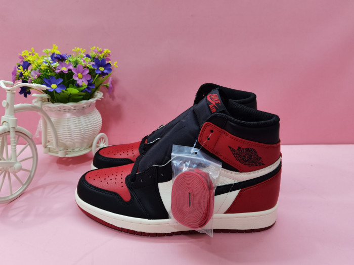 Air Jordan 1 Retro High OG Bred Toe 555088-610