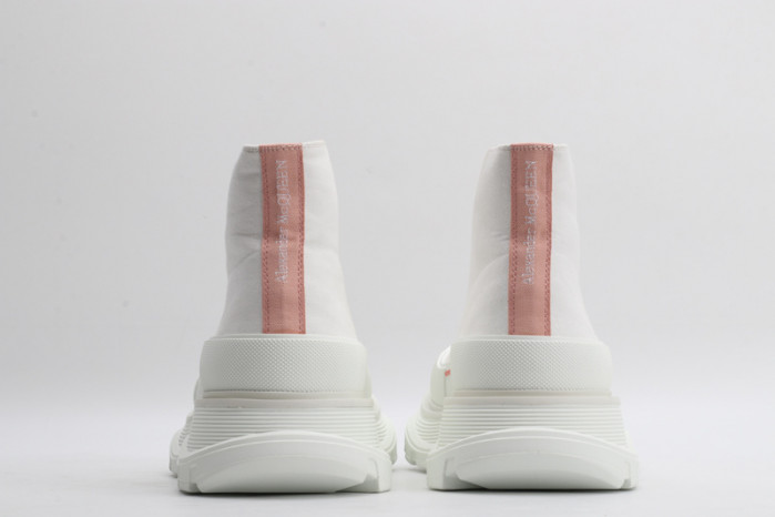 A1exa*der Mcqv*en Tread