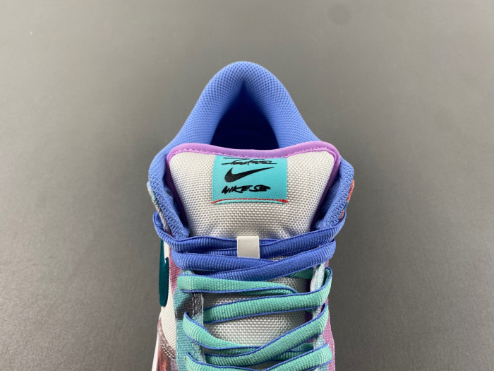 Nike SB Dunk Low x Futura Laboratories HF6061-400