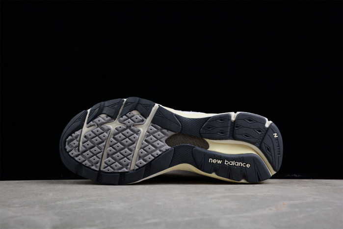 New Balance M990AL3