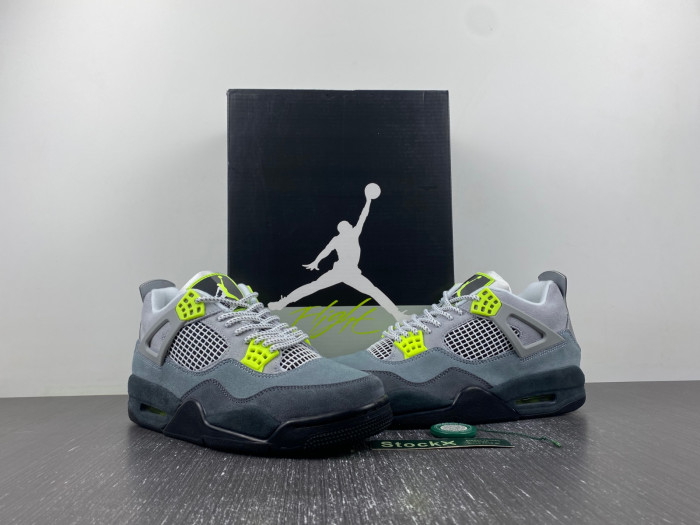 Air Jordan 4 Retro SE 