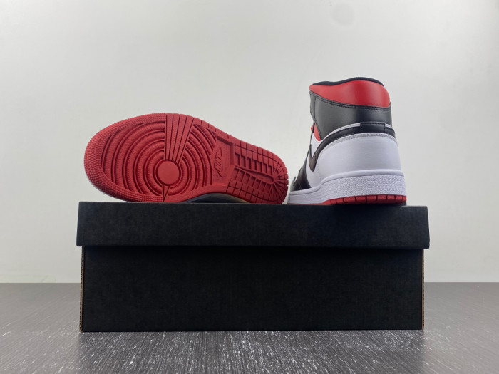 AIR Jordan 1 Mid Gym Red Black Toe  - DQ8426-106