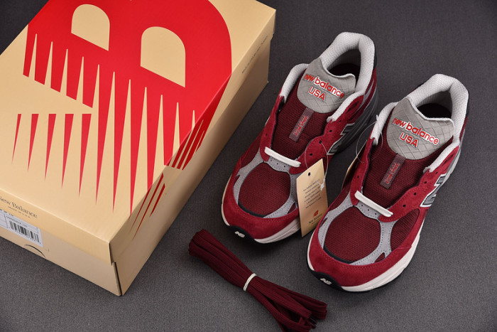 New Balance  M990TF3