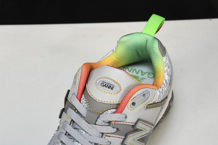 New Balance ML2002RGD