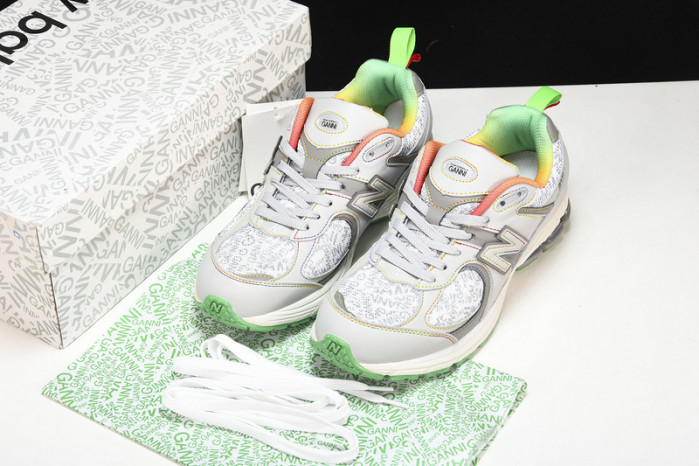 New Balance ML2002RGD