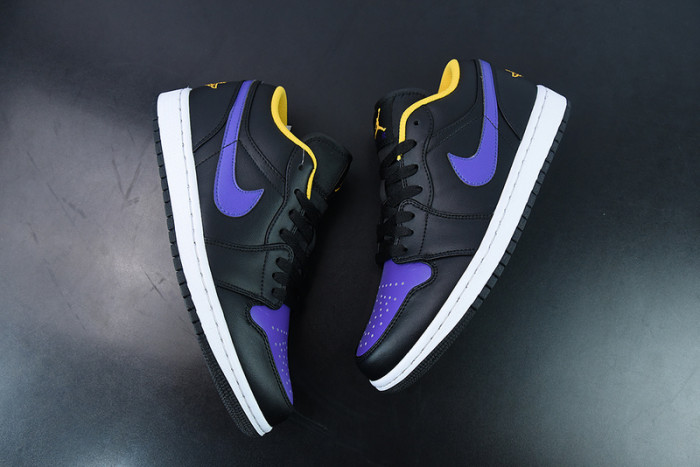 AIR JORDAN 1 LOW “TAXI” 553558-701