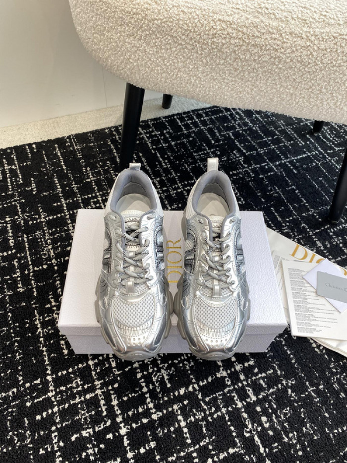 DIO* SNEAKER
