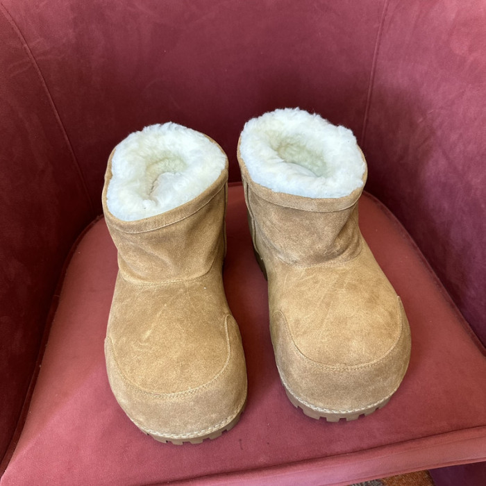 Ba1en*iaga Brown Alaska Fur Bootie